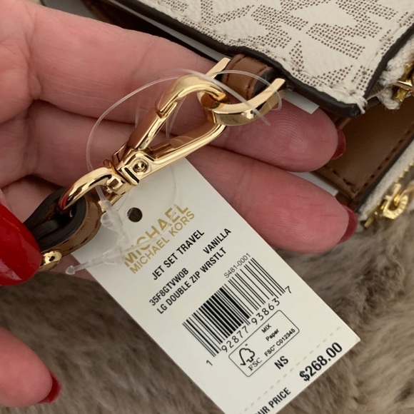 BNWT MICHAEL KORS WRISTLET WITH PHONE COMPARTMENT-Vanilla/Monogram - Picture 7 of 10